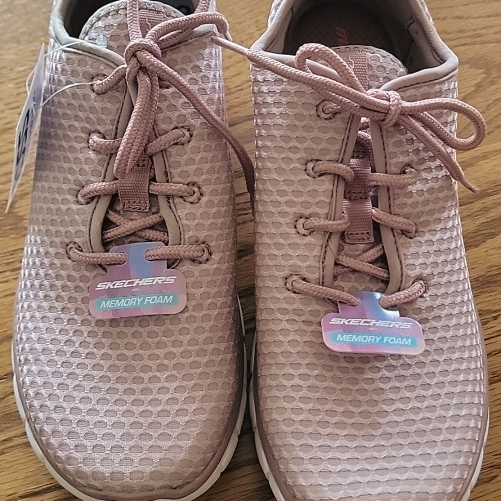 Sketchers Memory Foam Sneakers